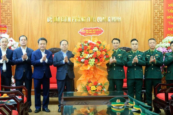 Bí thư Tỉnh ủy Quảng Ninh thăm, chúc mừng Ngày Truyền thống Bộ đội Biên phòng
