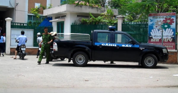 TP HCM: Nữ sinh lớp 6 cầm hung khí đâm hai bạn bị thương tích nặng