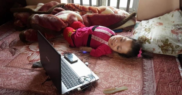 Nghị lực phi thường của cô gái tàn tật ở Ninh Bình