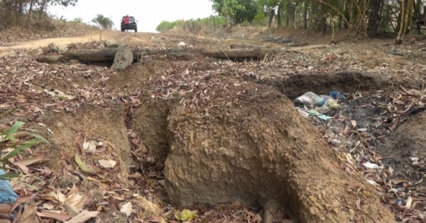 Đắk Lắk: Đường xuống cấp, người dân huyên Ea Súp nghèo lại hoàn nghèo !