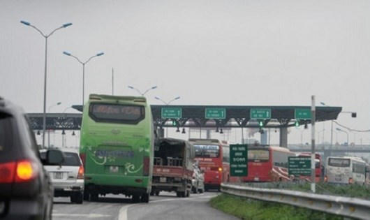 Bắt đầu dỡ bỏ Trạm thu phí Đại Xuyên trên cao tốc Cầu Giẽ - Ninh Bình