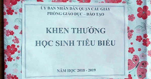 Trưởng Phòng GD-ĐT Cầu Giấy xin lỗi việc học sinh tiêu biểu nhận hộp quà rỗng Trưởng Phòng GD-ĐT Cầu Giấy xin lỗi việc học sinh tiêu biểu nhận hộp quà rỗng