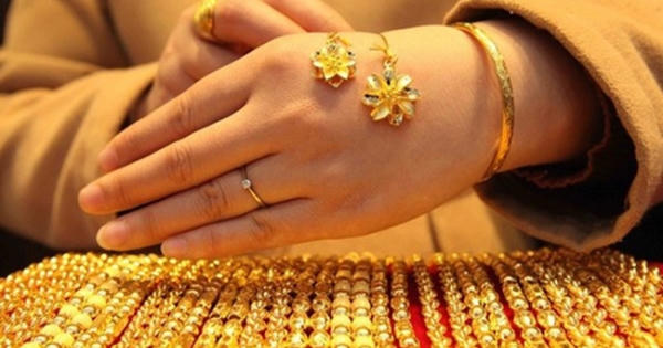 Giá vàng hôm nay 14/5: USD suy yếu, giá vàng vọt tăng trở lại