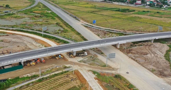 Chuyên gia lo ngại việc giao 12 dự án cao tốc cho địa phương