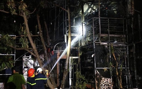 Đắk Lắk: Hỏa hoạn trong đêm, nhà hàng bị thiêu rụi