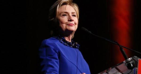 Bà Hillary bất ngờ lập nhóm hành động chính trị mới