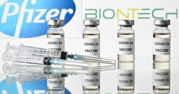 Chạy đua ‘phủ sóng’ vaccine chống đại dịch COVID-19