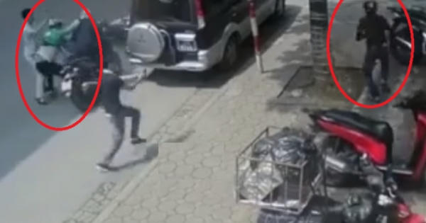 Video: Công an mật phục, bắt giữ nhóm đối tượng phá khóa, trộm xe máy trong "nháy mắt"