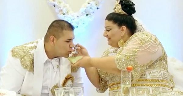 Choáng ngợp trước đám cưới xa xỉ của cô dâu 19 tuổi