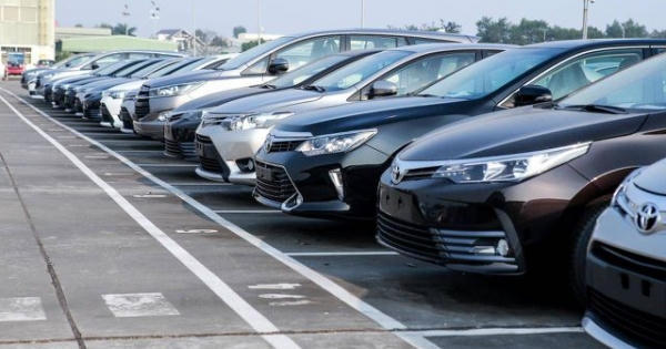 Tồn kho hàng chục ngàn xe, ô tô mùa Tết đại hạ giá