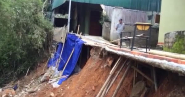 Nghệ An: Nguy cơ mất nhà vì bị sạt lở sau lũ