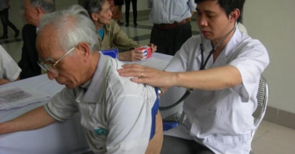 Bệnh viện Bạch Mai khám tư vấn miễn phí bệnh phổi mạn tính