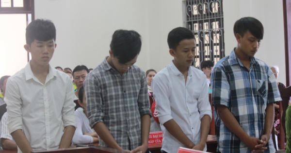 Lĩnh cả trăm năm tù chỉ vì giúp bạn “đòi tình”