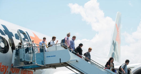 Bản tin Giao thông Plus số 60: Cấm sử dụng sạc dự phòng điện thoại trên máy bay