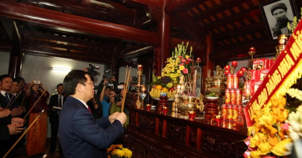Phó Thủ tướng Vương Đình Huệ dự lễ kỷ niệm 150 năm Ngày sinh Chí sĩ yêu nước Phan Bội Châu