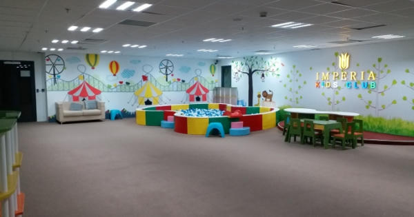 Hai trẻ nhỏ mâu thuẫn, người lớn hành hung bé trai 8 tuổi