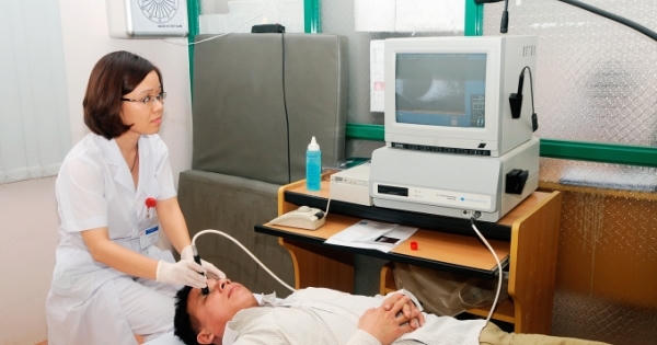 Bác sĩ khám dịch vụ không được quá 35 bệnh nhân một ngày
