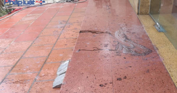 Hoang mang vì nửa đêm cửa hàng kinh doanh bị "khủng bố" bằng chất bẩn