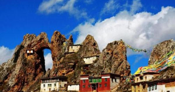 Khám phá ngôi đền cổ bí ẩn nhất Tây Tạng