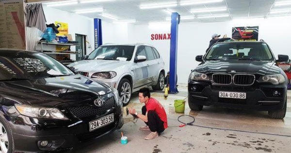 Dịch vụ 'làm đẹp' cho xe ô tô dịp gần Tết hốt bội tiền