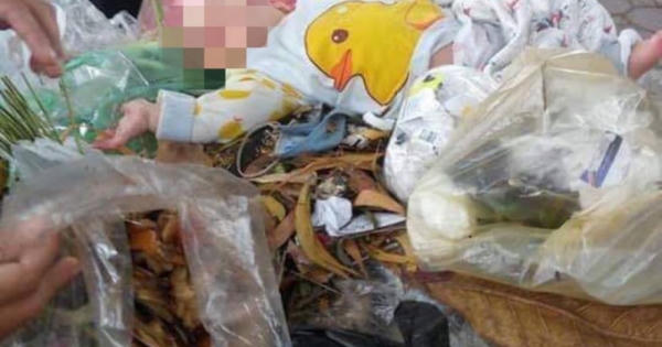 Hà Nội: Phát hiện bé trai khoảng 4 tháng tuổi bị bỏ rơi ở thùng rác