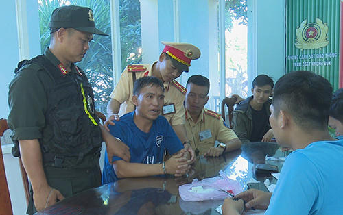 Bắt đối tượng vận chuyển ma túy trên xe khách vào Tây Nguyên