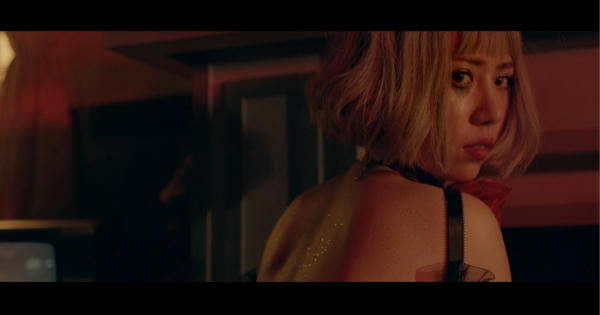 Chỉ với 25 giây xuất hiện, Min đã khiến các fan phải giật mình với sự ''lột xác'' đầy ma mị