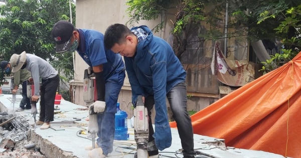 'Chợ người' ký sự: Đồng tiền, mồ hôi, nước mắt