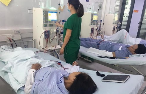Vì sao người Việt mới 25 – 30 tuổi đã gắn cả đời với máy chạy thận?