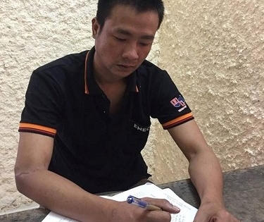 Ném “bom xăng” đốt nhà con nợ rồi bỏ trốn