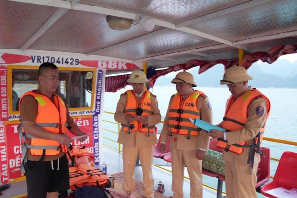 Siết chặt quản lý, phòng ngừa tai nạn giao thông đường thủy sau 2 vụ lật thuyền nghiêm trọng Siết chặt quản lý, phòng ngừa tai nạn giao thông đường thủy sau 2 vụ lật thuyền nghiêm trọng