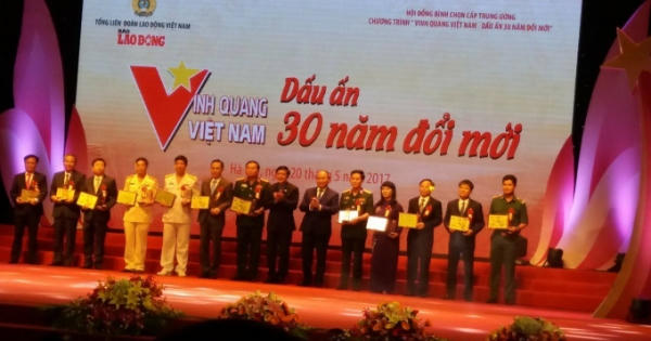 Dấu ấn 30 năm đổi mới: Vinh quang Việt Nam