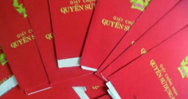 Cán bộ xã giấu 150 cuốn sổ đỏ trong 19 năm