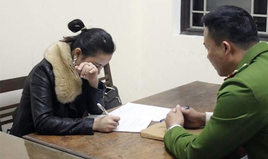 Chiêu tiếp thị có 1- 0- 2 của tú bà điều hành đường dây gái gọi hạng sang