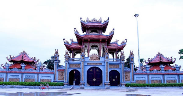 Choáng với khu nhà thờ họ 100 tỷ đồng ở Nghệ An Choáng với khu nhà thờ họ 100 tỷ đồng ở Nghệ An