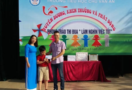 Tuyên dương học sinh lớp 4 trả lại 50 triệu đồng nhặt được Tuyên dương học sinh lớp 4 trả lại 50 triệu đồng nhặt được