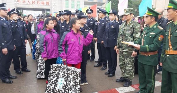 Loạt cô gái Việt cả tin bị lừa sang vùng núi Trung Quốc bán thân