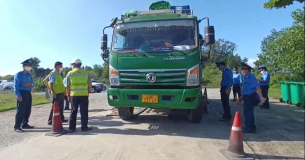 Xử phạt hơn 300 phương tiện vi phạm về tải trọng