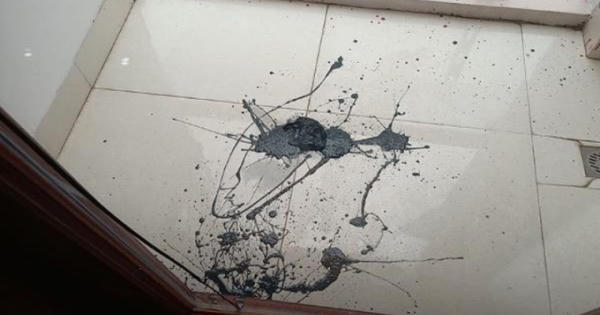 Công an vào cuộc vụ nhà riêng của phóng viên liên tục bị ném chất bẩn