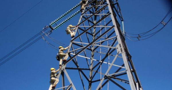 Kiến nghị cho tư nhân làm lưới truyền tải điện