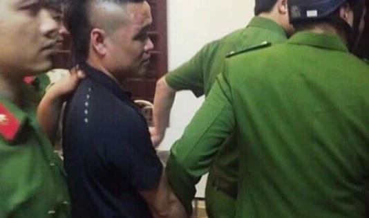 Nam Định: Côn đồ 9X gây án mạng tại đám cưới rồi bỏ chạy, bị người dân tóm gọn