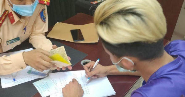 Lái xe tải cầm gậy sắt đe dọa lái xe ô tô 4 chỗ trên quốc lộ bị phạt hơn 11 triệu đồng Lái xe tải cầm gậy sắt đe dọa lái xe ô tô 4 chỗ trên quốc lộ bị phạt hơn 11 triệu đồng