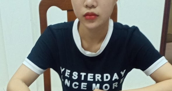 Quảng Bình: Bắt "nữ quái" tàng trữ trái phép 100 viên ma túy