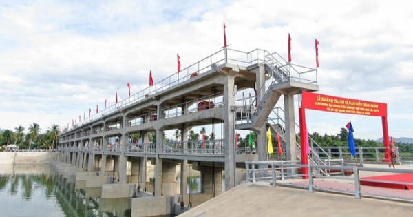 Sông Lại Giang hết cảnh xâm nhập mặn, xóa nỗi lo "đất khô, người khát" Sông Lại Giang hết cảnh xâm nhập mặn, xóa nỗi lo "đất khô, người khát"