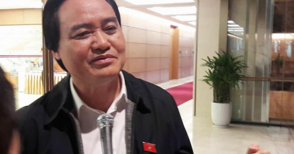 Bộ trưởng GD-ĐT hứa đồng hành, tăng lương cho giáo viên