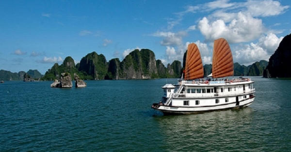 Mở cửa thăm quan Vịnh Hạ Long và một số địa điểm du lịch trên địa bàn tỉnh Quảng Ninh