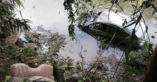 Ôtô lao xuống vực, 3 người trong một gia đình thương vong