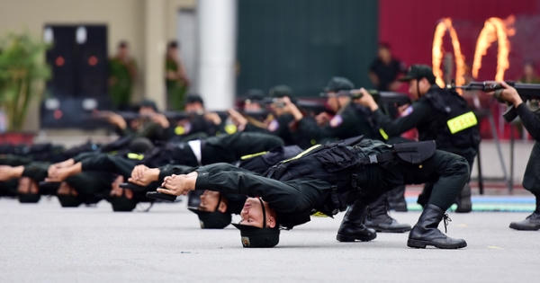 Sinh viên cảnh sát bắn súng, vượt lửa tập trấn áp tội phạm