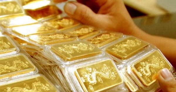 Giá vàng hôm nay 4/6: Giá vàng trong nước và thế giới đồng loạt lao dốc