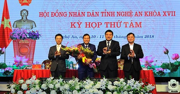 Ông Lê Hồng Vinh trúng cử Phó chủ tịch UBND tỉnh Nghệ An Ông Lê Hồng Vinh trúng cử Phó chủ tịch UBND tỉnh Nghệ An
